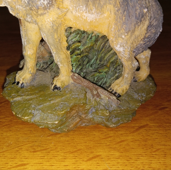Vintage Wolf and Totem Pole Figurine 9in - Picture 12 of 15